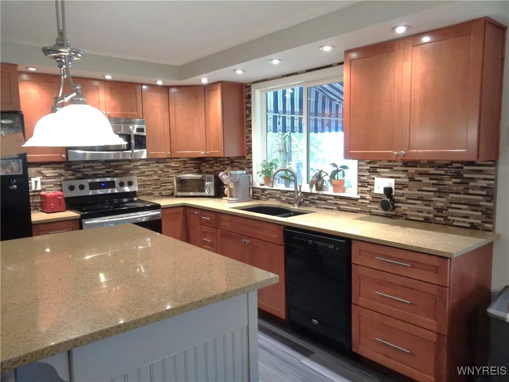 8 White Cedar Drive, Amherst, New York 14051, Amherst, New York 14051, 4 Bedrooms Bedrooms, 9 Rooms Rooms,2 BathroomsBathrooms,Residential,Closed,8 White Cedar Drive, Amherst, New York 14051,0,B1575055