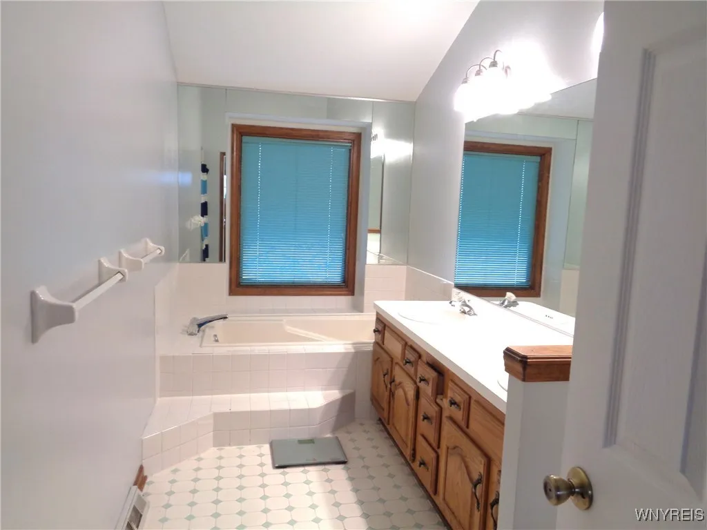 8 White Cedar Drive, Amherst, New York 14051, Amherst, New York 14051, 4 Bedrooms Bedrooms, 9 Rooms Rooms,2 BathroomsBathrooms,Residential,Closed,8 White Cedar Drive, Amherst, New York 14051,0,B1575055