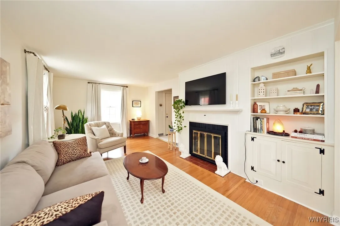 16 Harwood Drive, Amherst, New York 14226, Amherst, New York 14226, 3 Bedrooms Bedrooms, 7 Rooms Rooms,1 BathroomBathrooms,Residential,Closed,16 Harwood Drive, Amherst, New York 14226,0,B1574835