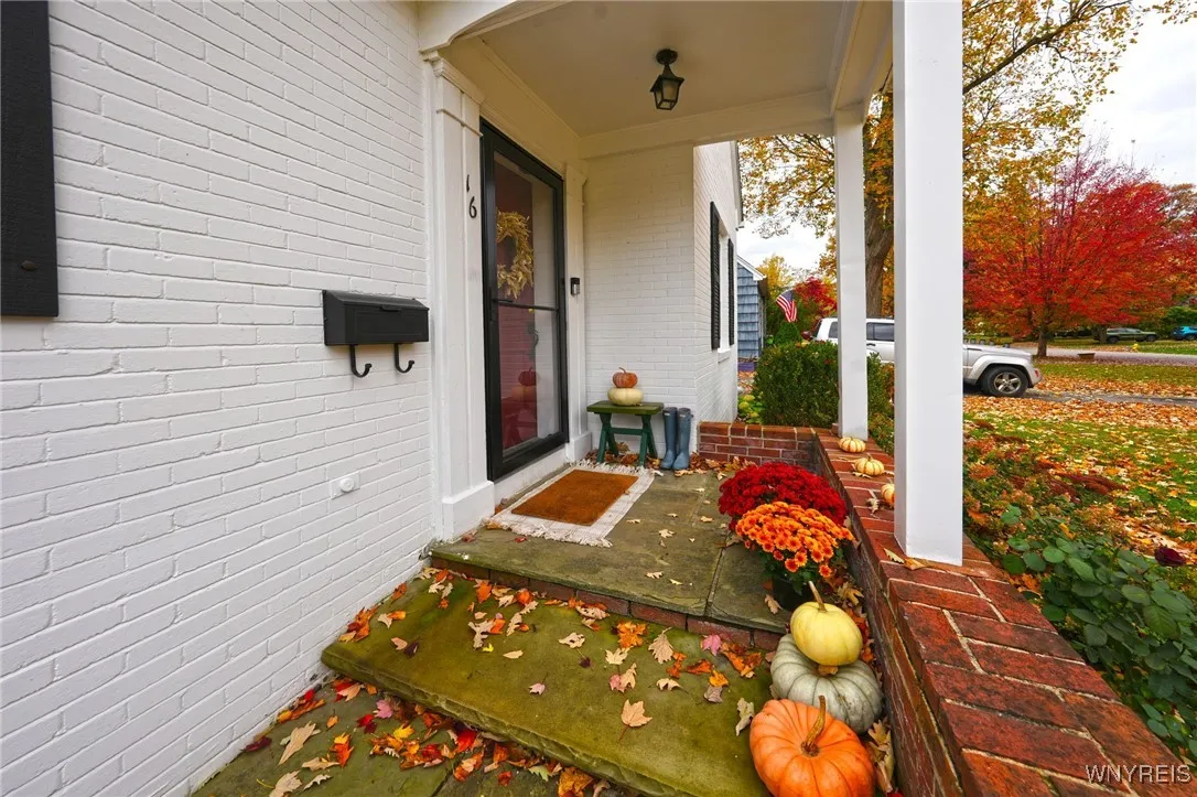 16 Harwood Drive, Amherst, New York 14226, Amherst, New York 14226, 3 Bedrooms Bedrooms, 7 Rooms Rooms,1 BathroomBathrooms,Residential,Closed,16 Harwood Drive, Amherst, New York 14226,0,B1574835