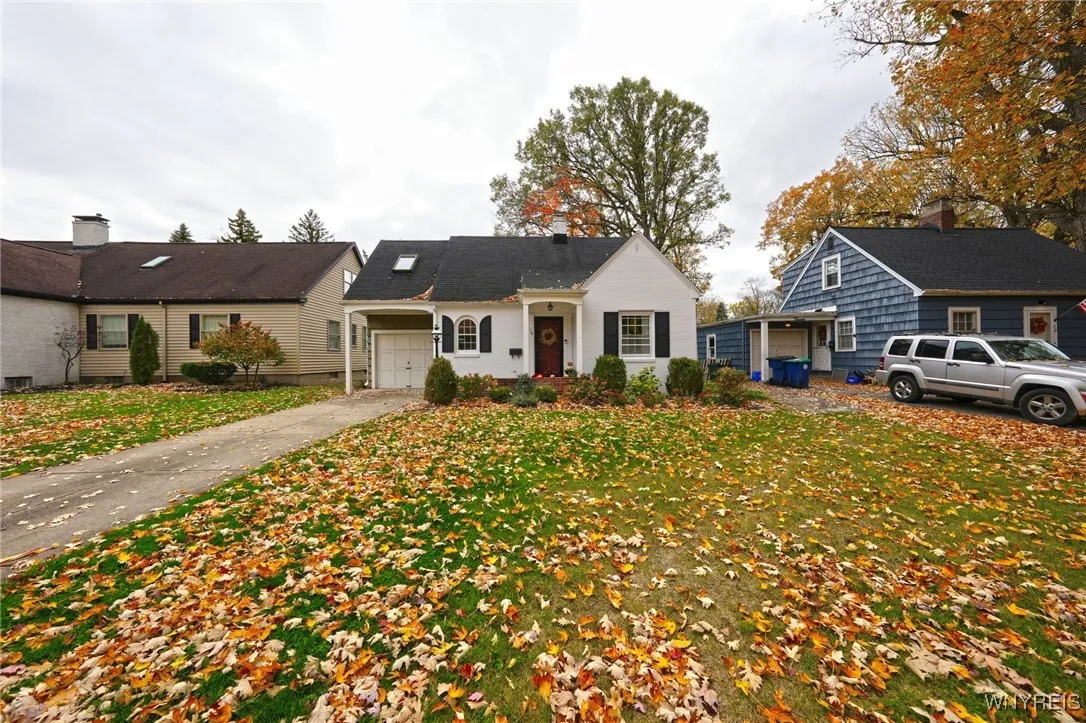 16 Harwood Drive, Amherst, New York 14226, Amherst, New York 14226, 3 Bedrooms Bedrooms, 7 Rooms Rooms,1 BathroomBathrooms,Residential,Closed,16 Harwood Drive, Amherst, New York 14226,0,B1574835
