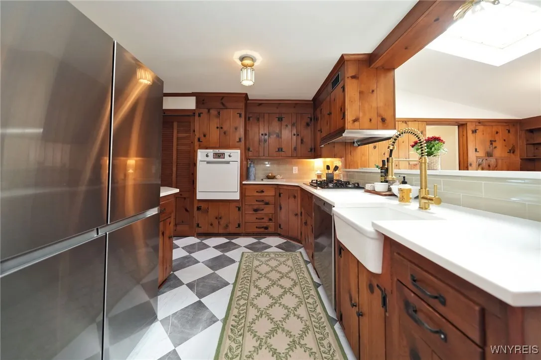 16 Harwood Drive, Amherst, New York 14226, Amherst, New York 14226, 3 Bedrooms Bedrooms, 7 Rooms Rooms,1 BathroomBathrooms,Residential,Closed,16 Harwood Drive, Amherst, New York 14226,0,B1574835