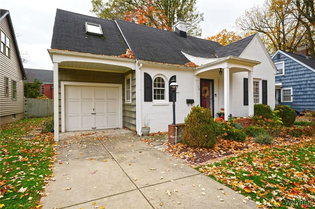 16 Harwood Drive, Amherst, New York 14226, Amherst, New York 14226, 3 Bedrooms Bedrooms, 7 Rooms Rooms,1 BathroomBathrooms,Residential,Closed,16 Harwood Drive, Amherst, New York 14226,0,B1574835