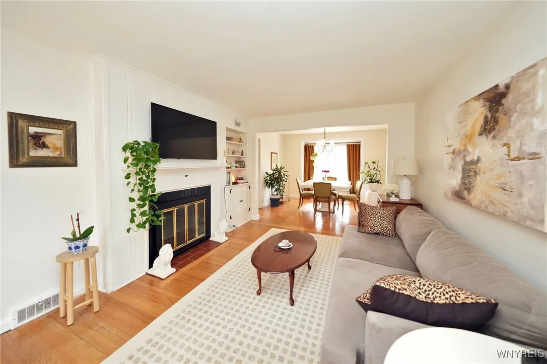 16 Harwood Drive, Amherst, New York 14226, Amherst, New York 14226, 3 Bedrooms Bedrooms, 7 Rooms Rooms,1 BathroomBathrooms,Residential,Closed,16 Harwood Drive, Amherst, New York 14226,0,B1574835