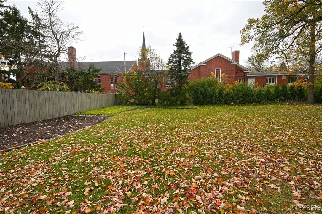 16 Harwood Drive, Amherst, New York 14226, Amherst, New York 14226, 3 Bedrooms Bedrooms, 7 Rooms Rooms,1 BathroomBathrooms,Residential,Closed,16 Harwood Drive, Amherst, New York 14226,0,B1574835