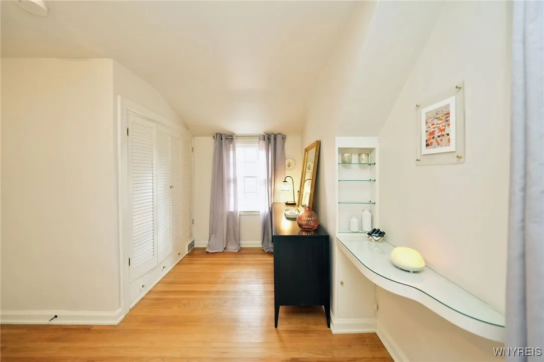 16 Harwood Drive, Amherst, New York 14226, Amherst, New York 14226, 3 Bedrooms Bedrooms, 7 Rooms Rooms,1 BathroomBathrooms,Residential,Closed,16 Harwood Drive, Amherst, New York 14226,0,B1574835
