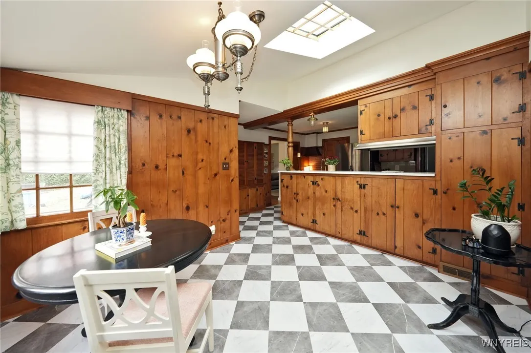 16 Harwood Drive, Amherst, New York 14226, Amherst, New York 14226, 3 Bedrooms Bedrooms, 7 Rooms Rooms,1 BathroomBathrooms,Residential,Closed,16 Harwood Drive, Amherst, New York 14226,0,B1574835