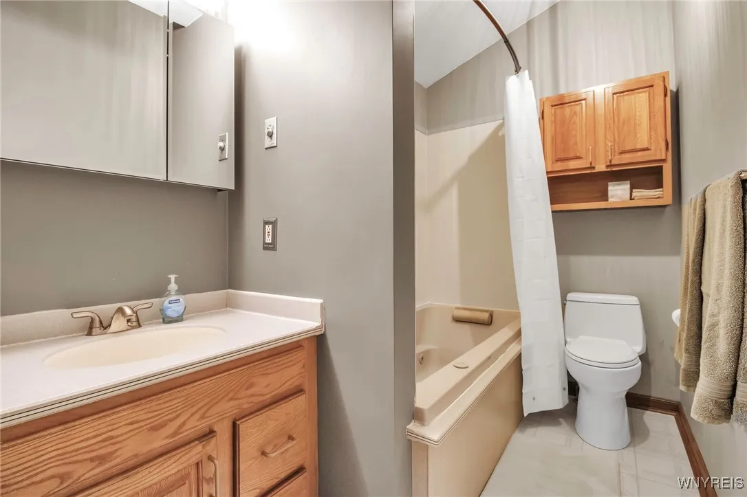 328 Bramblewood Lane, Amherst, New York 14051, Amherst, New York 14051, 3 Bedrooms Bedrooms, 6 Rooms Rooms,2 BathroomsBathrooms,Residential,Closed,328 Bramblewood Lane, Amherst, New York 14051,0,B1574998