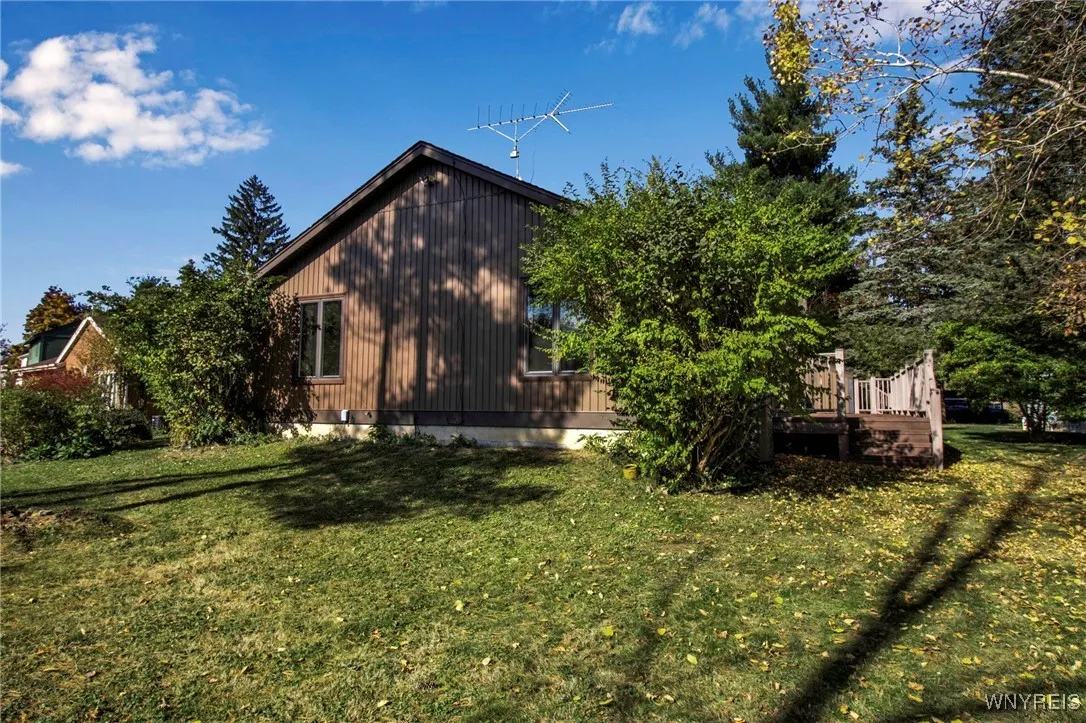 328 Bramblewood Lane, Amherst, New York 14051, Amherst, New York 14051, 3 Bedrooms Bedrooms, 6 Rooms Rooms,2 BathroomsBathrooms,Residential,Closed,328 Bramblewood Lane, Amherst, New York 14051,0,B1574998