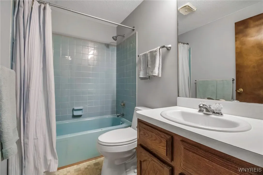 328 Bramblewood Lane, Amherst, New York 14051, Amherst, New York 14051, 3 Bedrooms Bedrooms, 6 Rooms Rooms,2 BathroomsBathrooms,Residential,Closed,328 Bramblewood Lane, Amherst, New York 14051,0,B1574998