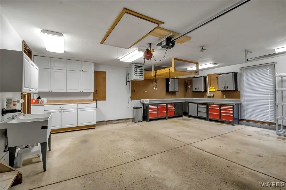 328 Bramblewood Lane, Amherst, New York 14051, Amherst, New York 14051, 3 Bedrooms Bedrooms, 6 Rooms Rooms,2 BathroomsBathrooms,Residential,Closed,328 Bramblewood Lane, Amherst, New York 14051,0,B1574998