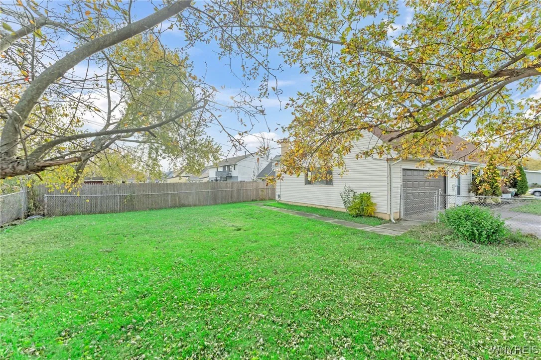 1127 Carter Drive, Grand Island, New York 14072, Grand Island, New York 14072, 3 Bedrooms Bedrooms, 7 Rooms Rooms,2 BathroomsBathrooms,Residential,Closed,1127 Carter Drive, Grand Island, New York 14072,0,B1574871