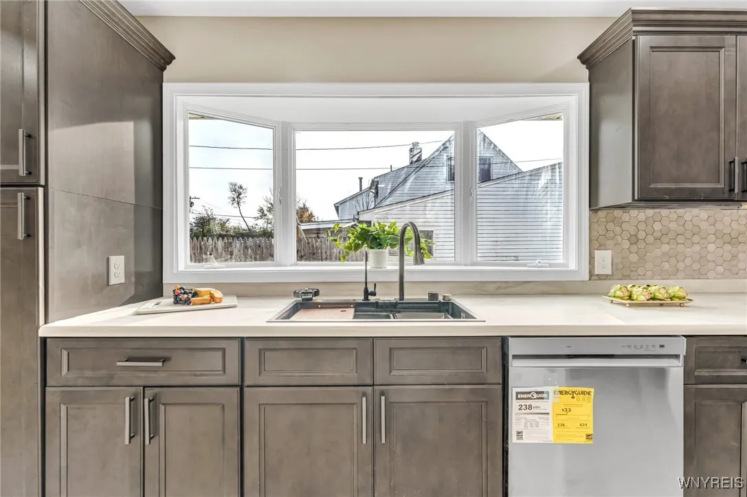 1127 Carter Drive, Grand Island, New York 14072, Grand Island, New York 14072, 3 Bedrooms Bedrooms, 7 Rooms Rooms,2 BathroomsBathrooms,Residential,Closed,1127 Carter Drive, Grand Island, New York 14072,0,B1574871