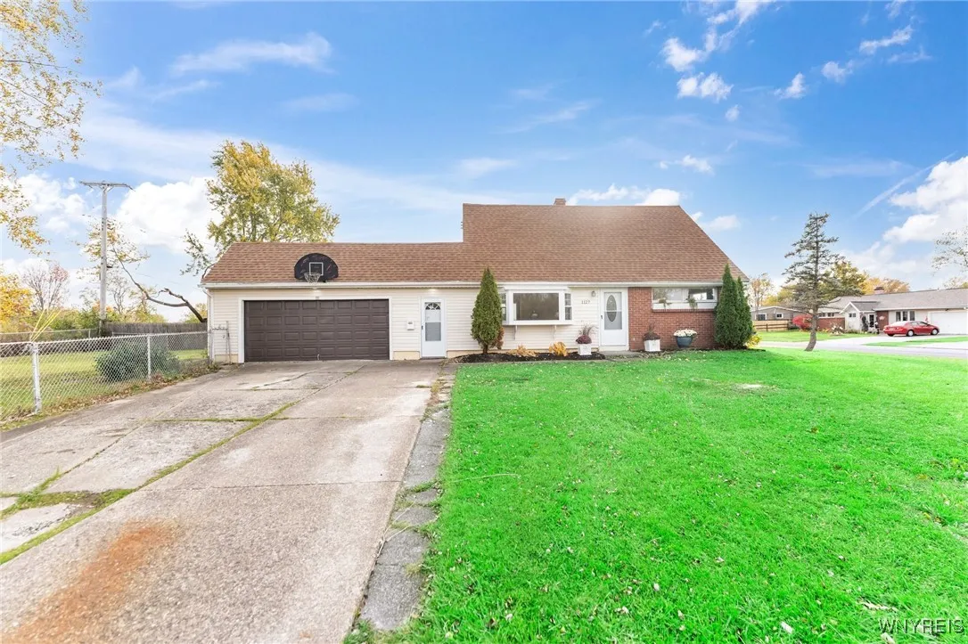 1127 Carter Drive, Grand Island, New York 14072, Grand Island, New York 14072, 3 Bedrooms Bedrooms, 7 Rooms Rooms,2 BathroomsBathrooms,Residential,Closed,1127 Carter Drive, Grand Island, New York 14072,0,B1574871