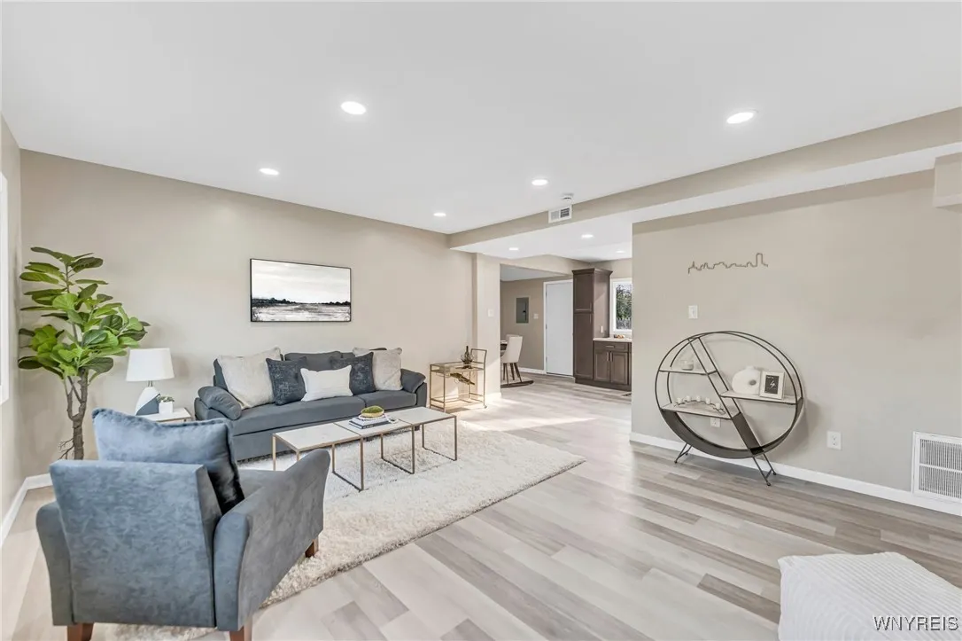 1127 Carter Drive, Grand Island, New York 14072, Grand Island, New York 14072, 3 Bedrooms Bedrooms, 7 Rooms Rooms,2 BathroomsBathrooms,Residential,Closed,1127 Carter Drive, Grand Island, New York 14072,0,B1574871