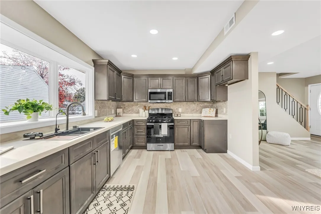 1127 Carter Drive, Grand Island, New York 14072, Grand Island, New York 14072, 3 Bedrooms Bedrooms, 7 Rooms Rooms,2 BathroomsBathrooms,Residential,Closed,1127 Carter Drive, Grand Island, New York 14072,0,B1574871