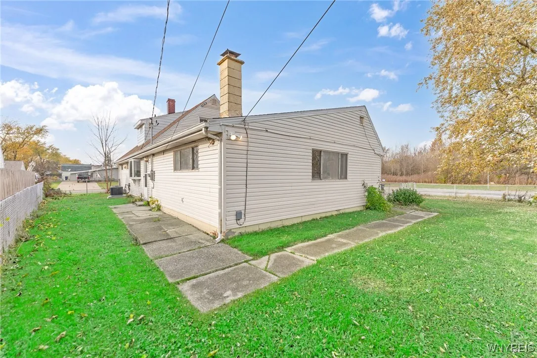 1127 Carter Drive, Grand Island, New York 14072, Grand Island, New York 14072, 3 Bedrooms Bedrooms, 7 Rooms Rooms,2 BathroomsBathrooms,Residential,Closed,1127 Carter Drive, Grand Island, New York 14072,0,B1574871