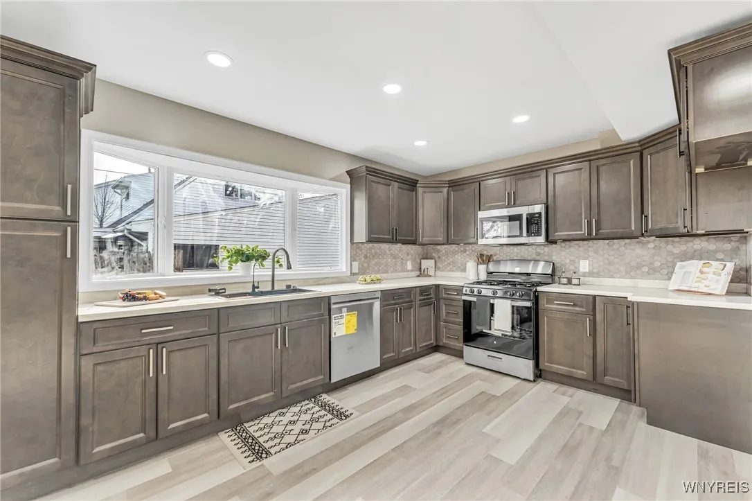 1127 Carter Drive, Grand Island, New York 14072, Grand Island, New York 14072, 3 Bedrooms Bedrooms, 7 Rooms Rooms,2 BathroomsBathrooms,Residential,Closed,1127 Carter Drive, Grand Island, New York 14072,0,B1574871