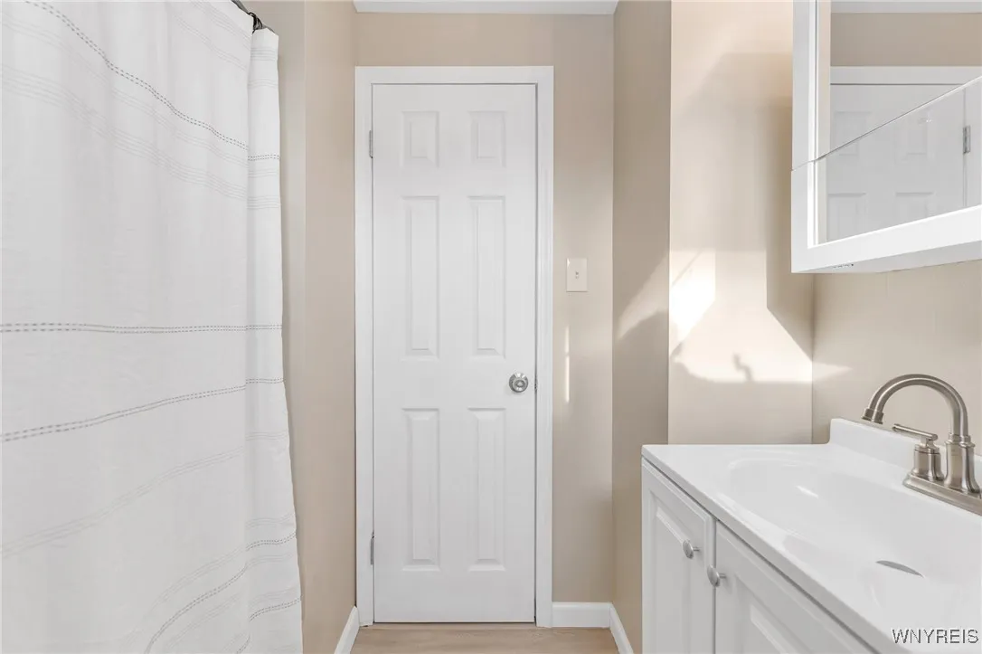 1127 Carter Drive, Grand Island, New York 14072, Grand Island, New York 14072, 3 Bedrooms Bedrooms, 7 Rooms Rooms,2 BathroomsBathrooms,Residential,Closed,1127 Carter Drive, Grand Island, New York 14072,0,B1574871