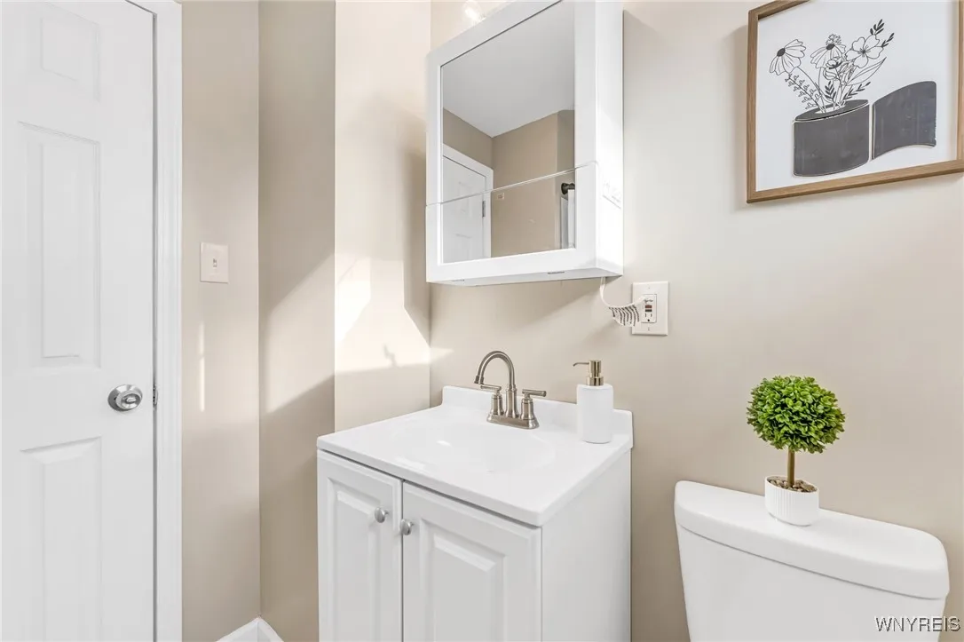 1127 Carter Drive, Grand Island, New York 14072, Grand Island, New York 14072, 3 Bedrooms Bedrooms, 7 Rooms Rooms,2 BathroomsBathrooms,Residential,Closed,1127 Carter Drive, Grand Island, New York 14072,0,B1574871