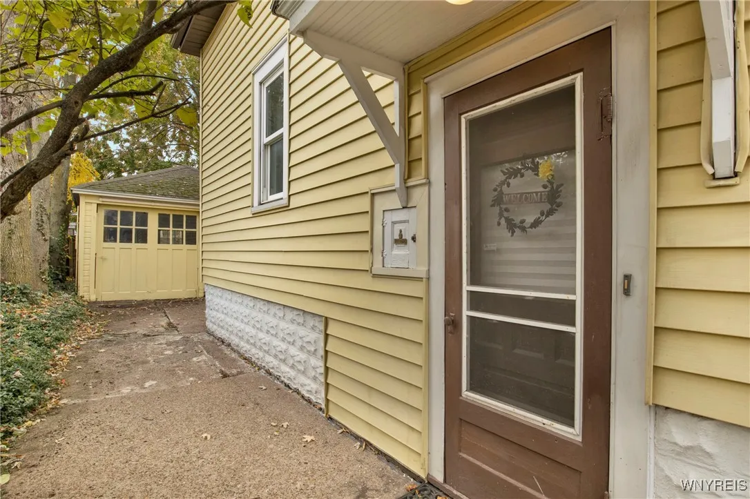 123 Esser Avenue, Buffalo, New York 14207, Buffalo, New York 14207, 2 Bedrooms Bedrooms, 5 Rooms Rooms,1 BathroomBathrooms,Residential,Closed,123 Esser Avenue, Buffalo, New York 14207,0,B1575307