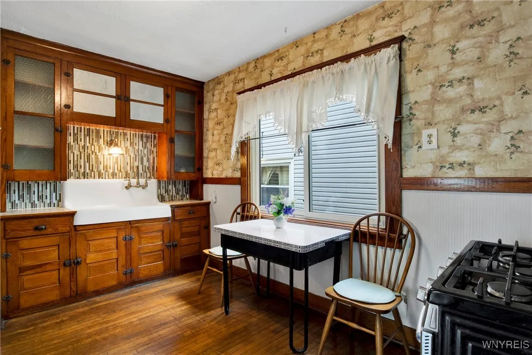 123 Esser Avenue, Buffalo, New York 14207, Buffalo, New York 14207, 2 Bedrooms Bedrooms, 5 Rooms Rooms,1 BathroomBathrooms,Residential,Closed,123 Esser Avenue, Buffalo, New York 14207,0,B1575307