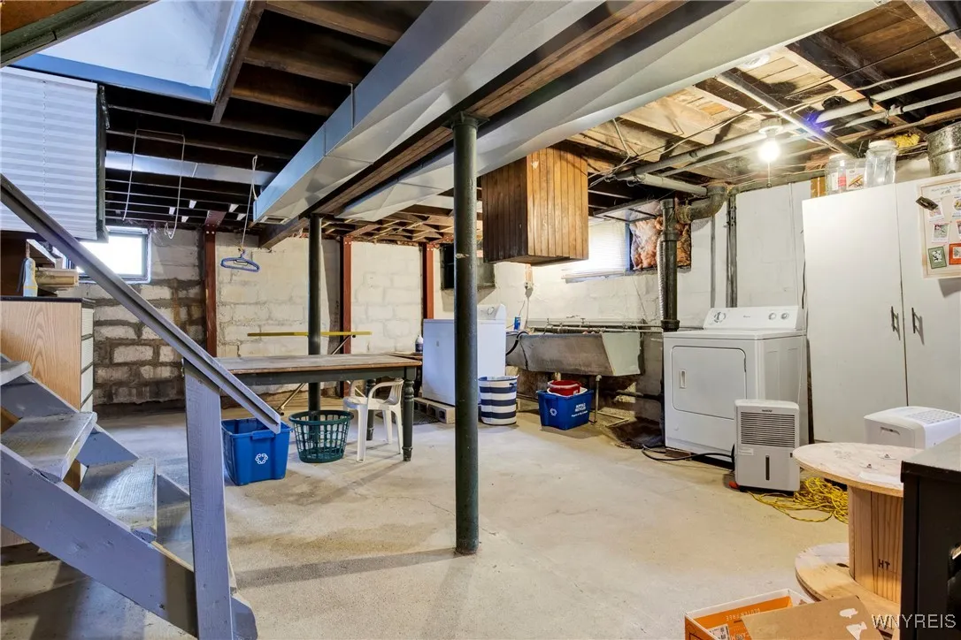 123 Esser Avenue, Buffalo, New York 14207, Buffalo, New York 14207, 2 Bedrooms Bedrooms, 5 Rooms Rooms,1 BathroomBathrooms,Residential,Closed,123 Esser Avenue, Buffalo, New York 14207,0,B1575307