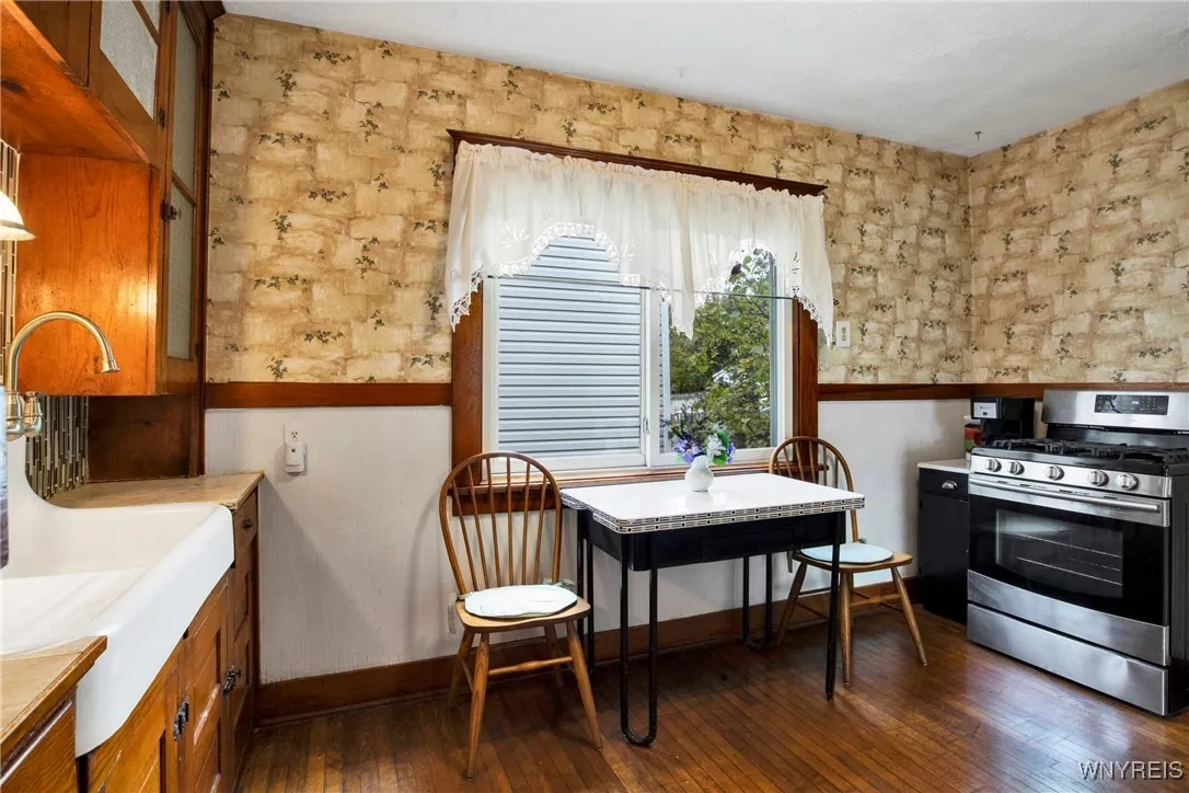 123 Esser Avenue, Buffalo, New York 14207, Buffalo, New York 14207, 2 Bedrooms Bedrooms, 5 Rooms Rooms,1 BathroomBathrooms,Residential,Closed,123 Esser Avenue, Buffalo, New York 14207,0,B1575307