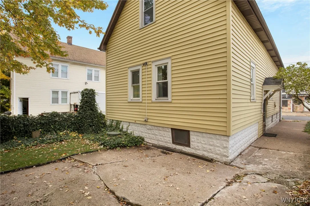 123 Esser Avenue, Buffalo, New York 14207, Buffalo, New York 14207, 2 Bedrooms Bedrooms, 5 Rooms Rooms,1 BathroomBathrooms,Residential,Closed,123 Esser Avenue, Buffalo, New York 14207,0,B1575307