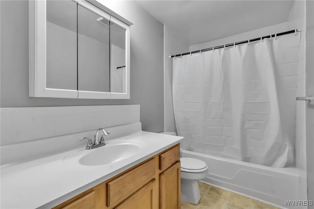 770 West Ferry St., 27a Street N, Buffalo, New York 14222, 1 Bedroom Bedrooms, 5 Rooms Rooms,1 BathroomBathrooms,Residential,Closed,770 West Ferry St., 27a Street N,0,B1575215