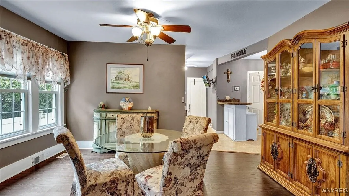 382 Spruce Street, North Tonawanda, New York 14120, North Tonawanda, New York 14120, 5 Bedrooms Bedrooms, 8 Rooms Rooms,2 BathroomsBathrooms,Residential,Closed,382 Spruce Street, North Tonawanda, New York 14120,0,B1575479