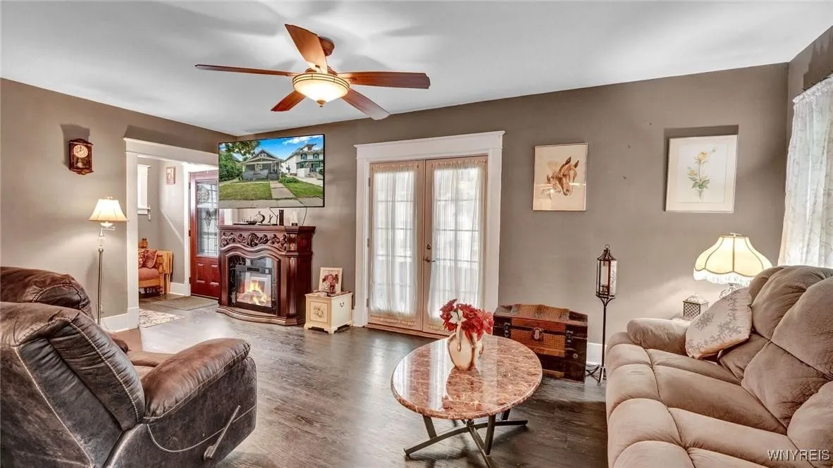 382 Spruce Street, North Tonawanda, New York 14120, North Tonawanda, New York 14120, 5 Bedrooms Bedrooms, 8 Rooms Rooms,2 BathroomsBathrooms,Residential,Closed,382 Spruce Street, North Tonawanda, New York 14120,0,B1575479