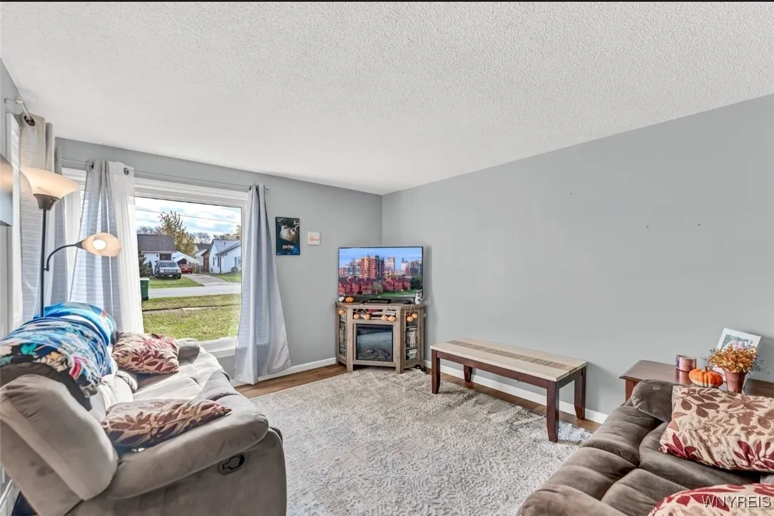 4912 Mount Vernon Boulevard, Hamburg, New York 140, Hamburg, New York 14075, 3 Bedrooms Bedrooms, 5 Rooms Rooms,1 BathroomBathrooms,Residential,Closed,4912 Mount Vernon Boulevard, Hamburg, New York 140,0,B1575128