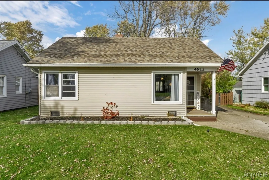 4912 Mount Vernon Boulevard, Hamburg, New York 140, Hamburg, New York 14075, 3 Bedrooms Bedrooms, 5 Rooms Rooms,1 BathroomBathrooms,Residential,Closed,4912 Mount Vernon Boulevard, Hamburg, New York 140,0,B1575128
