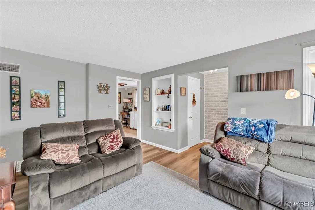 4912 Mount Vernon Boulevard, Hamburg, New York 140, Hamburg, New York 14075, 3 Bedrooms Bedrooms, 5 Rooms Rooms,1 BathroomBathrooms,Residential,Closed,4912 Mount Vernon Boulevard, Hamburg, New York 140,0,B1575128
