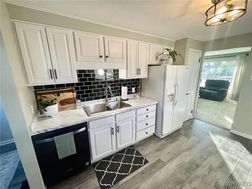 527 Woodstock Ave. Avenue, Tonawanda-town, New Yor, Tonawanda, New York 14150, 3 Bedrooms Bedrooms, 7 Rooms Rooms,1 BathroomBathrooms,Residential,Closed,527 Woodstock Ave. Avenue, Tonawanda-town, New Yor,0,B1575537