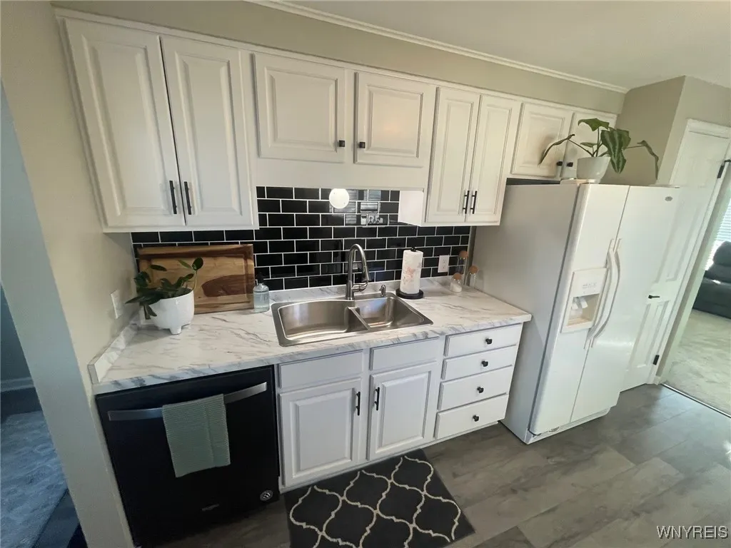 527 Woodstock Ave. Avenue, Tonawanda-town, New Yor, Tonawanda, New York 14150, 3 Bedrooms Bedrooms, 7 Rooms Rooms,1 BathroomBathrooms,Residential,Closed,527 Woodstock Ave. Avenue, Tonawanda-town, New Yor,0,B1575537