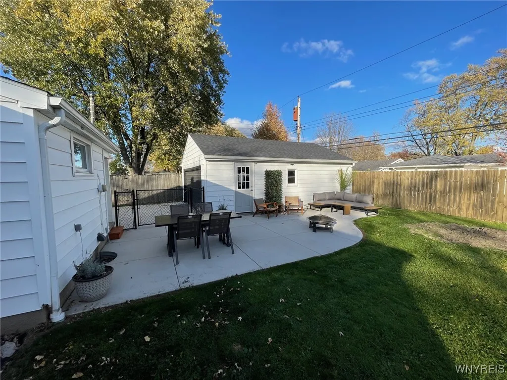 527 Woodstock Ave. Avenue, Tonawanda-town, New Yor, Tonawanda, New York 14150, 3 Bedrooms Bedrooms, 7 Rooms Rooms,1 BathroomBathrooms,Residential,Closed,527 Woodstock Ave. Avenue, Tonawanda-town, New Yor,0,B1575537