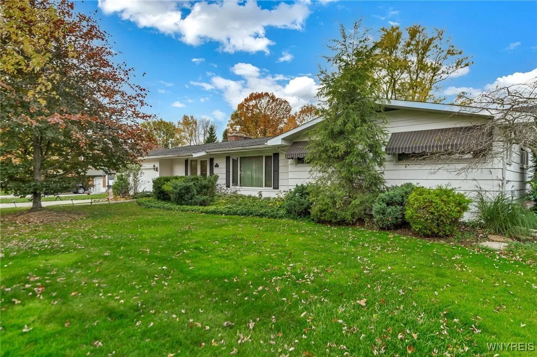 4050 David Rd, Clarence, New York 14221, Clarence, New York 14221, 4 Bedrooms Bedrooms, 9 Rooms Rooms,3 BathroomsBathrooms,Residential,Closed,4050 David Rd, Clarence, New York 14221,0,B1575665