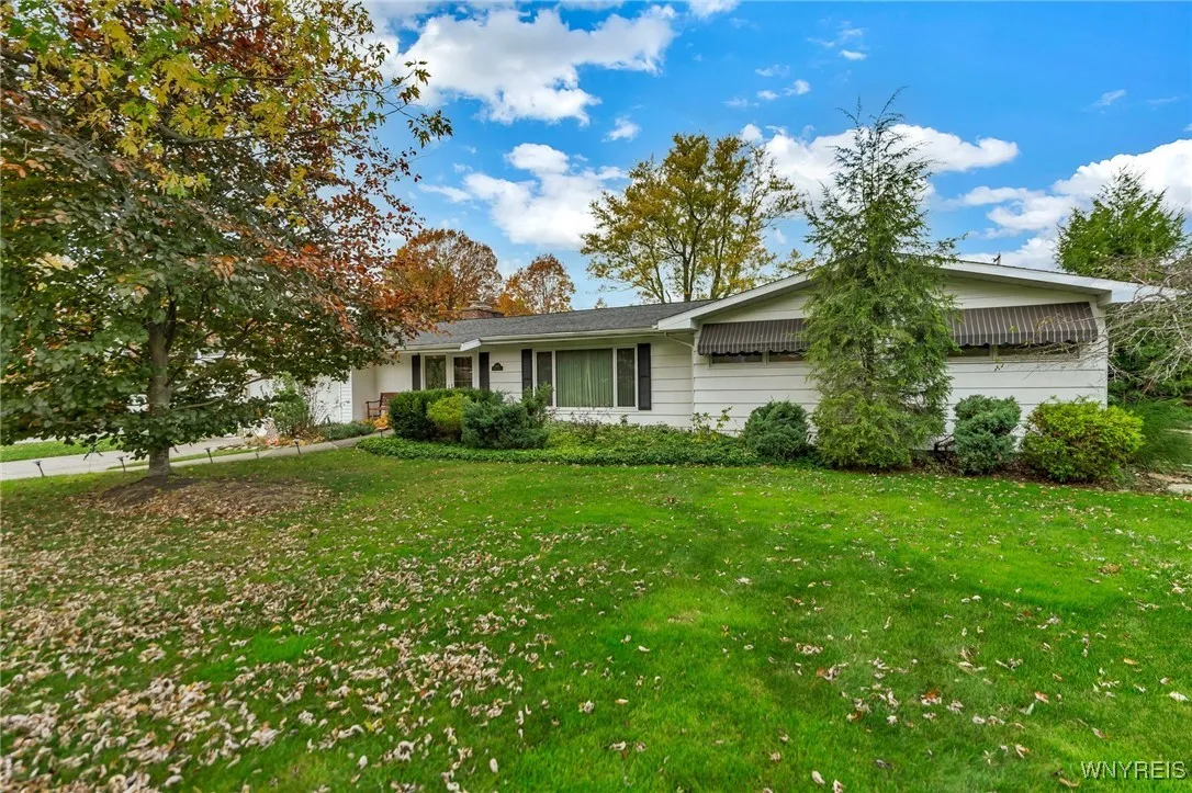 4050 David Rd, Clarence, New York 14221, Clarence, New York 14221, 4 Bedrooms Bedrooms, 9 Rooms Rooms,3 BathroomsBathrooms,Residential,Closed,4050 David Rd, Clarence, New York 14221,0,B1575665