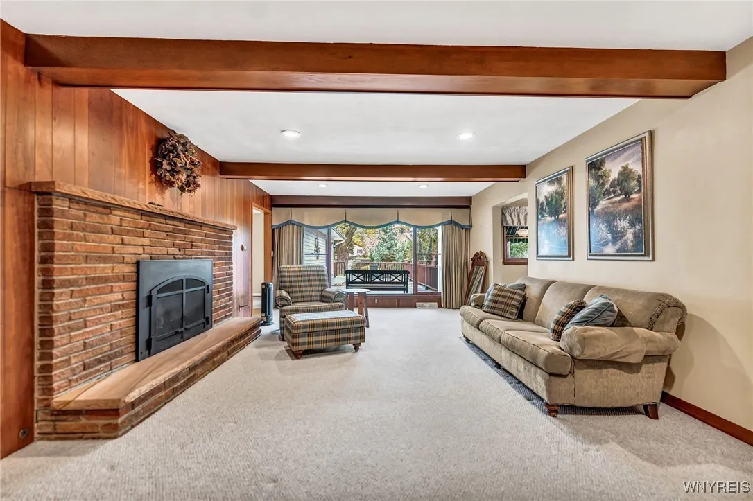 4050 David Rd, Clarence, New York 14221, Clarence, New York 14221, 4 Bedrooms Bedrooms, 9 Rooms Rooms,3 BathroomsBathrooms,Residential,Closed,4050 David Rd, Clarence, New York 14221,0,B1575665