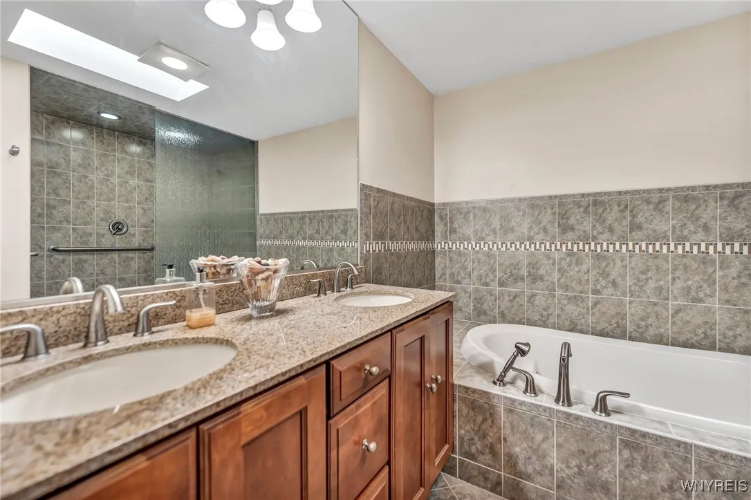 Double sinks in primary bath.