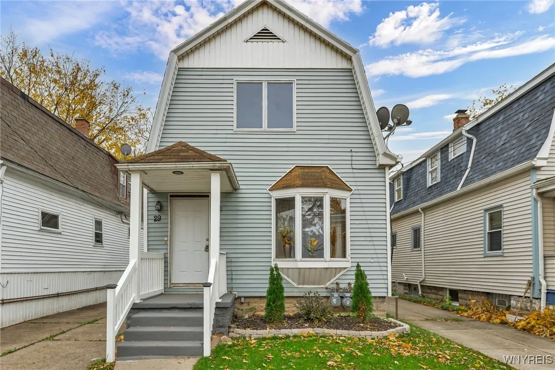 29 Riverside Avenue, Buffalo, New York 14207, Buffalo, New York 14207, 4 Bedrooms Bedrooms, ,2 BathroomsBathrooms,Residential,Closed,29 Riverside Avenue, Buffalo, New York 14207,0,B1575765