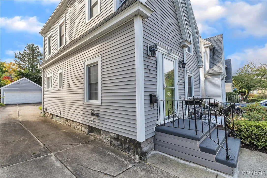 861 Parkside Avenue, Buffalo, New York 14216, Buffalo, New York 14216, 3 Bedrooms Bedrooms, 7 Rooms Rooms,1 BathroomBathrooms,Residential,Closed,861 Parkside Avenue, Buffalo, New York 14216,0,B1573474