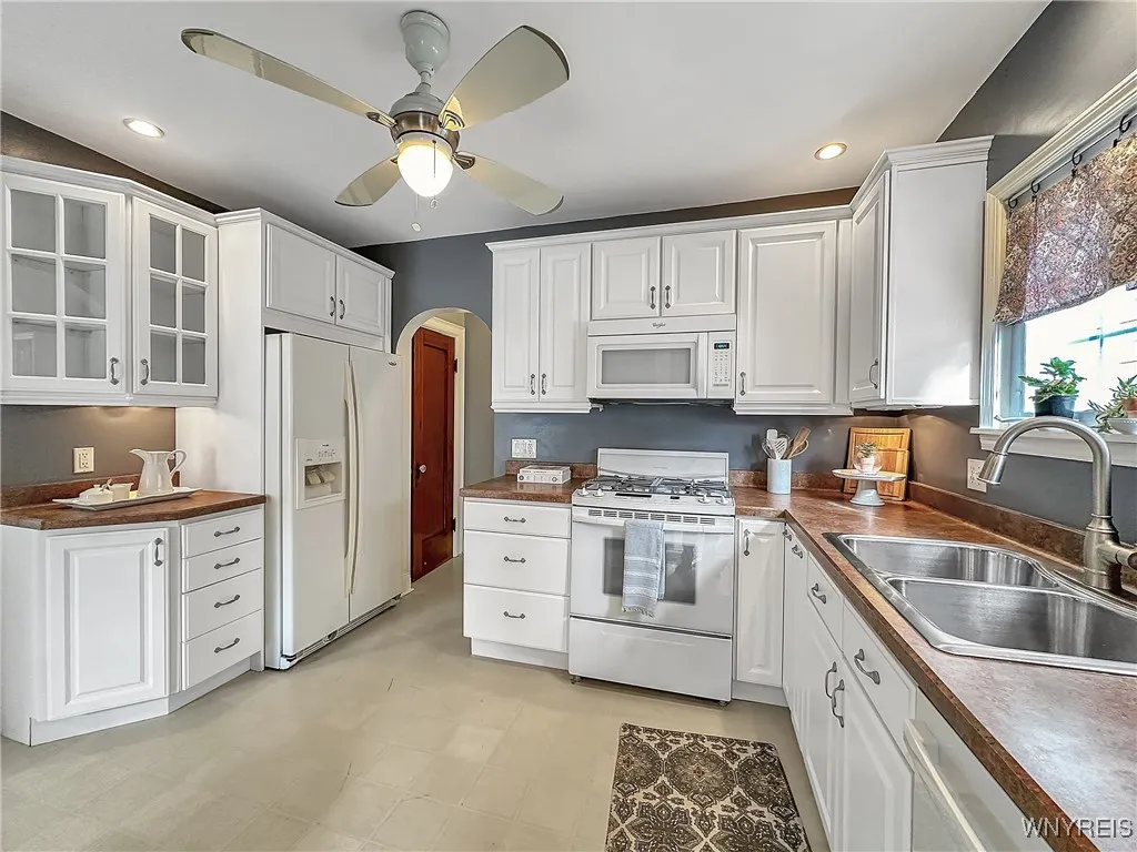 861 Parkside Avenue, Buffalo, New York 14216, Buffalo, New York 14216, 3 Bedrooms Bedrooms, 7 Rooms Rooms,1 BathroomBathrooms,Residential,Closed,861 Parkside Avenue, Buffalo, New York 14216,0,B1573474