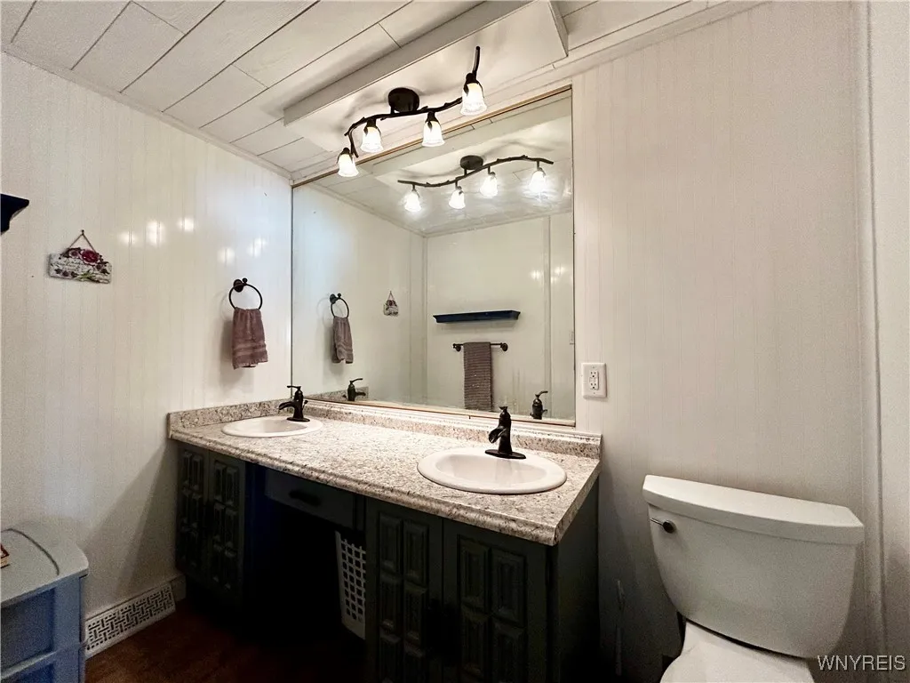 194 Glenhurst Road, Tonawanda-town, New York 14150, Tonawanda, New York 14150, 3 Bedrooms Bedrooms, 7 Rooms Rooms,2 BathroomsBathrooms,Residential,Closed,194 Glenhurst Road, Tonawanda-town, New York 14150,0,B1574527