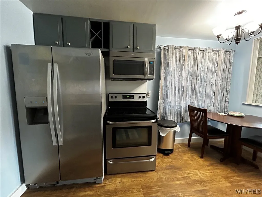 194 Glenhurst Road, Tonawanda-town, New York 14150, Tonawanda, New York 14150, 3 Bedrooms Bedrooms, 7 Rooms Rooms,2 BathroomsBathrooms,Residential,Closed,194 Glenhurst Road, Tonawanda-town, New York 14150,0,B1574527