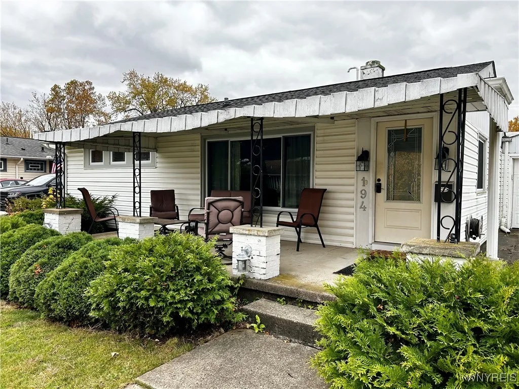 194 Glenhurst Road, Tonawanda-town, New York 14150, Tonawanda, New York 14150, 3 Bedrooms Bedrooms, 7 Rooms Rooms,2 BathroomsBathrooms,Residential,Closed,194 Glenhurst Road, Tonawanda-town, New York 14150,0,B1574527