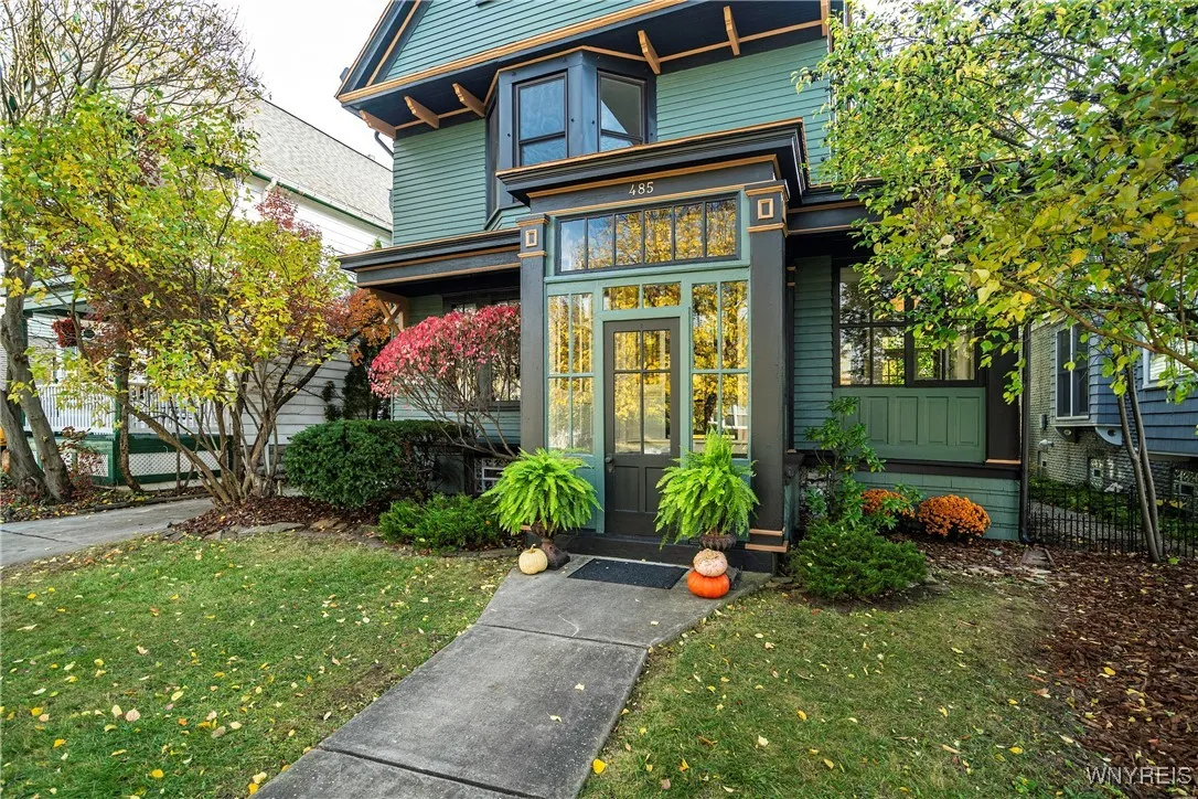 485 Woodward Ave, Buffalo, New York 14214, Buffalo, New York 14214, 3 Bedrooms Bedrooms, 9 Rooms Rooms,1 BathroomBathrooms,Residential,Closed,485 Woodward Ave, Buffalo, New York 14214,0,B1575162
