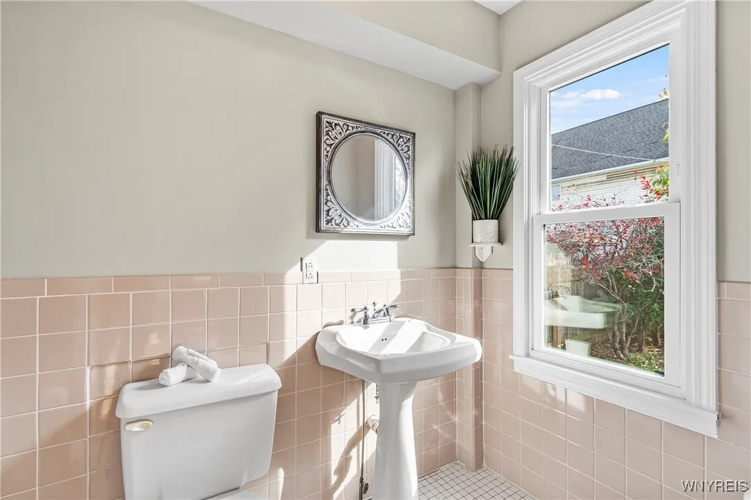 485 Woodward Ave, Buffalo, New York 14214, Buffalo, New York 14214, 3 Bedrooms Bedrooms, 9 Rooms Rooms,1 BathroomBathrooms,Residential,Closed,485 Woodward Ave, Buffalo, New York 14214,0,B1575162